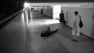 Особый случай! Девушка в подземном переходе