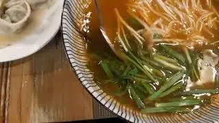얼큰한 국물, 만두, 꼬마김밥, 백년국수, 맛있겠죠?