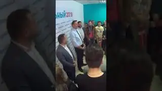 Навальный: "Сидит какой-то усатый Песков и удивляется..."