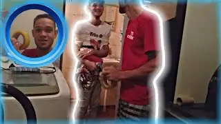 TROLLEI MEU IRMÃO COM A FITA ADESIVA