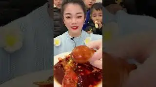 The cute girl eating cuttlefish of seafood # shorts# 604