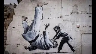 Banksy showed how he created graffiti on the walls of destroyed houses in the Kyiv region.
