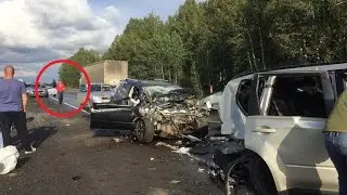 Подборка жестких аварий 2020 лобовое столкновение на дороге ! Road Rage Compilation 2020