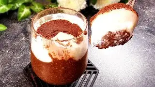 Take 1 cup oats, cocoa and banana and make this sugar free oatmeal tiramisu!