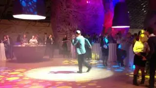 Танцор Диско или главный московский фанат Aloe Blacc