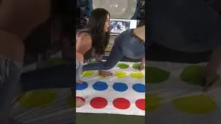 Watch her Reaction To Amouranth's 🍑😂