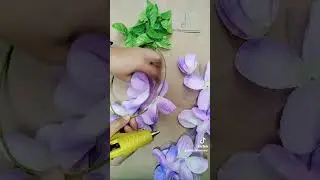 DIY: Easy-to-make flower crown. You can sell it as a costume or dress accessory.
