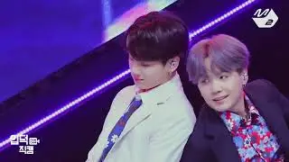 Jungkook boy with luv focus camera 📸