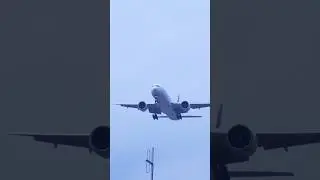 Thai Airways B77