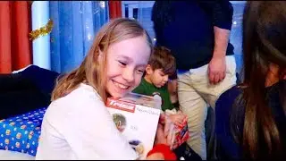 DAY 23-24 / CELEBRATE CHRISTMAS / OPENING GIFTS