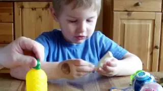 Unwrapping Surprise Eggs Hello Kitty, Sponge Bob, Smurfs, Angry Birds   Ü Eier auspacken