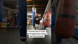 usar guantaletas debes en cuando ayuda a ensenarse a girar los golpes #coachricardo #boxeotapatio