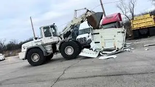В Америке старую машину дешевле выкинуть чем ремонтировать.