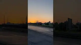 На рассвете: набережная на Монументе Дружбы в Уфе