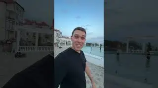 Геленджик, туристы, рабочие кейсы.