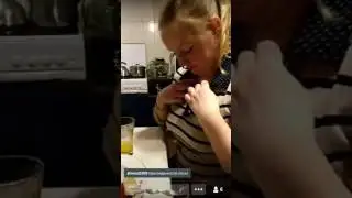 Просмотры за счёт сисек. Перископ. 18+