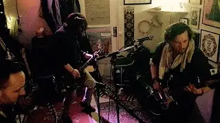 Descalier - Won't Be Back Again (Live)