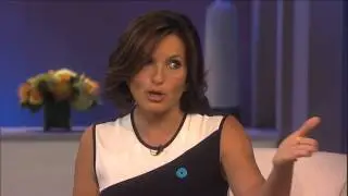 Mariska Hargitay Answers Fan Questions About SVU, Being Benson & More!