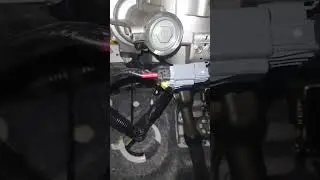 Можно ли заменить подшипник рулевой колонки на Hyundai? Вот место его расположения!