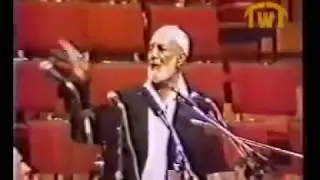 أحمد ديدات يعرف عن الإنجيل أكثر من القساوسة (حذف الثالوث )