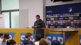 Boris Pfeiffer liest aus seinem "neusten Buch" in der PreZero für den "Hoffi-Club" 23.11.2022