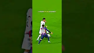 Старший играет младшим в футбол 