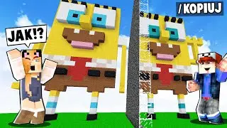 TROLLUJĘ BELLĘ PODGLĄDAJĄC PRZEZ ŚCIANĘ CO BUDUJE w Minecraft 🤣 SPONGEBOB | Vito vs Bella