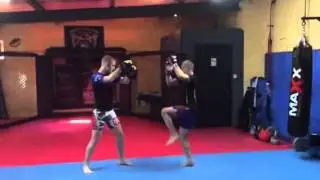 Flying knee (MMA)