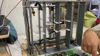 Mô hình lưu kho tự động dùng mã QR code