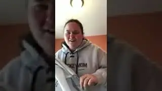 My mom making the best advertise video EVER