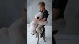 Огромный медведь из натурального меха кролика Рекс.