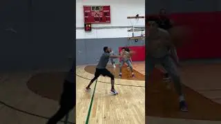 Tough combo into a pull up jumper 🎒 
