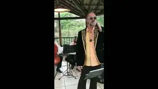 RODRIGO LATERZA -ninguem explica Deus - CASAMENTO