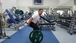 Тяга "Сумо" штангой.