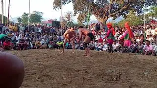 ईरान के पहलवान ने छोटा गनी हुश्यारपुर को 1 मिनट में चित्र किया हिमाचल कुश्ती दंगल में