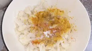 Цветная капуста с картошкой.Быстро,легко и очень вкусно.