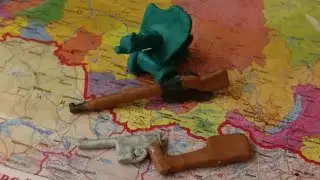 Оружия из пластилина:пистолет маузер с прикладом, винчестер 1895 года и пулемёт максим