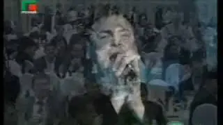 Юлиан поет на чеченском языке