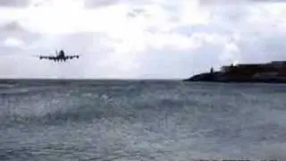 Low Flying 747, very close call !! !!