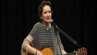 Лариса Маслова, «Уж сколько их упало в эту бездну», М. Цветаева