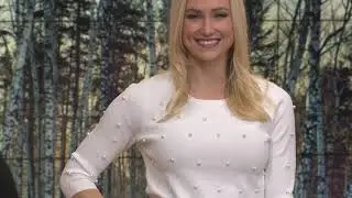 BRIAN BAILEY ELBOW SLEEVE TOP W/ PARL DETAIL ON JEWEL NECK T
