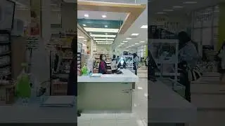 Местный магазин, развалы рамёна. Янгу, Корея. Local store, full of ramen, Yanggu, Korea.