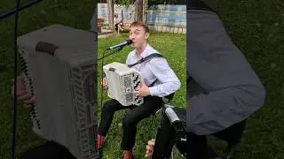 Сам себе певец, баянист и режиссёр #дуэт #топ #седаяночь