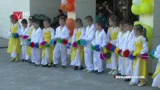 Великденски яйца, шареха на открито, деца от Гоце Делчев