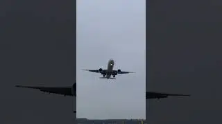 Epic Emirates Boeing 777 Landing at Budapest Liszt Ferenc