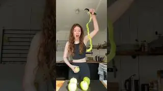 I can peel an apple in one go 🍏 #vlogs #routines #shorts