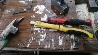 МОЛОТОК, ТОПОР, КОТОРЫЙ НЕСЛЕТАЕТ, СВОИМИ РУКАМИ