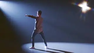 Dancer - V-Ray Next GPU Bucket Rendering (CPU + GPU) + VFB (Color Grading + New Lens Effects)