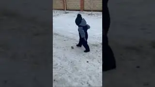 Домой идет Вадя )