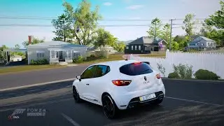 ZOOMING IN A RENO CLIO